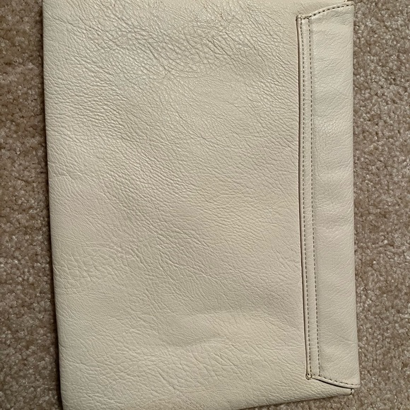 Large Clutch - Picture 4 of 5